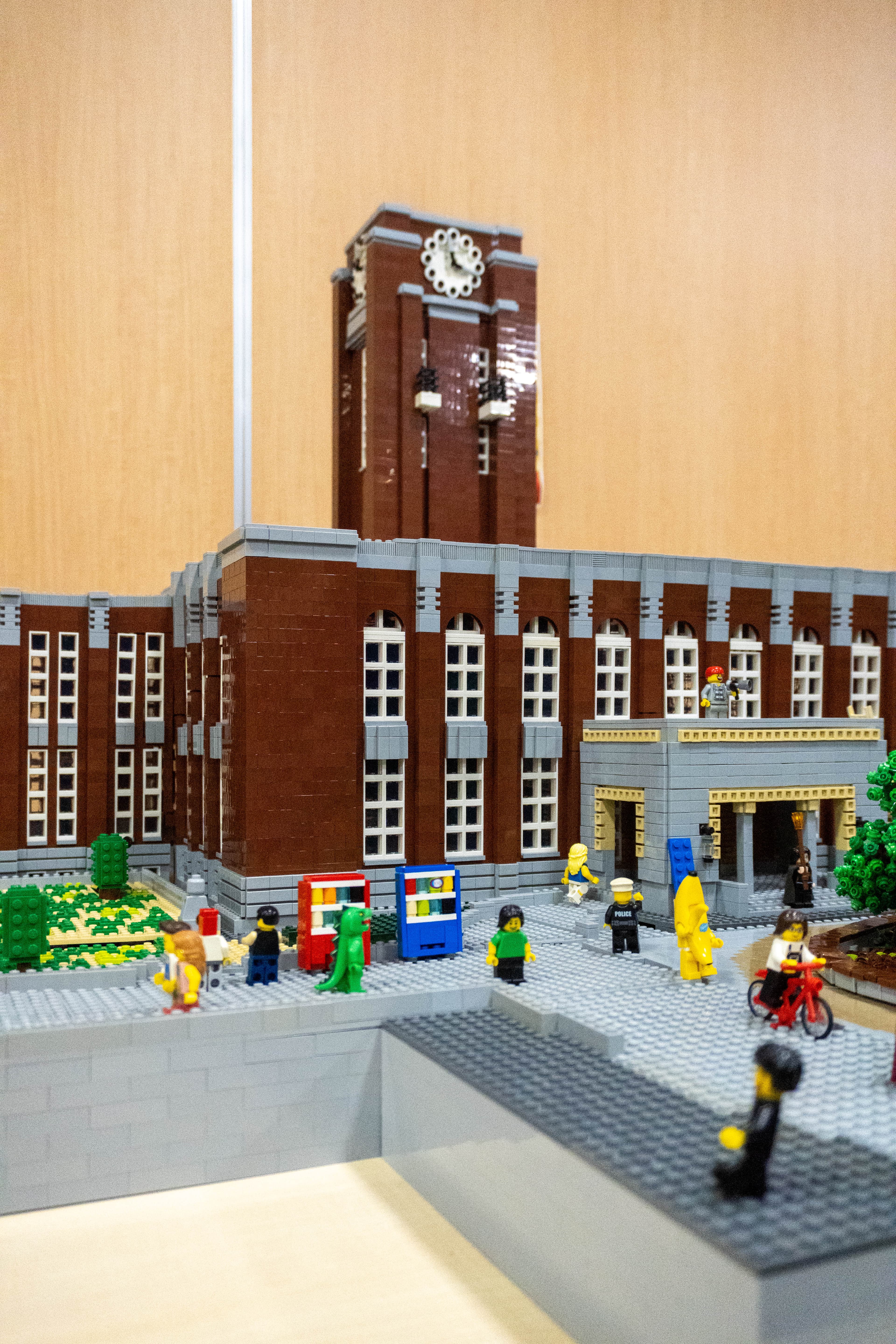 時計台を再現したレゴの作品